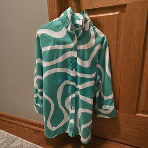 Chicos green/white blouse size 1, which is a 6/8